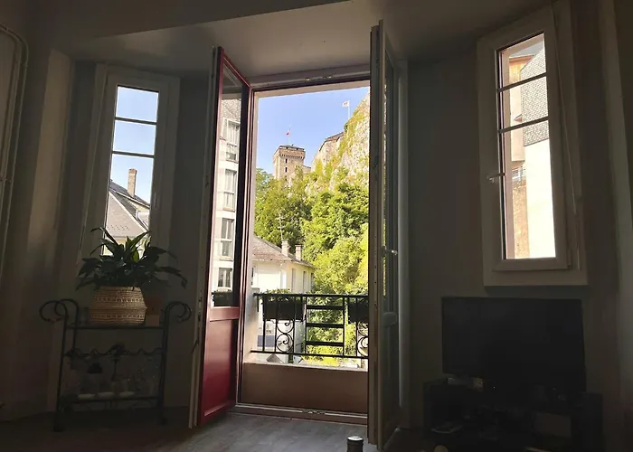 Chez Julien - Castle View Διαμέρισμα